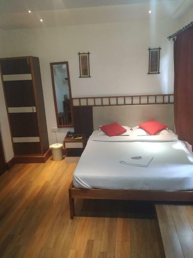 Hotel Shaurya Inn Σιλόνγκ Εξωτερικό φωτογραφία